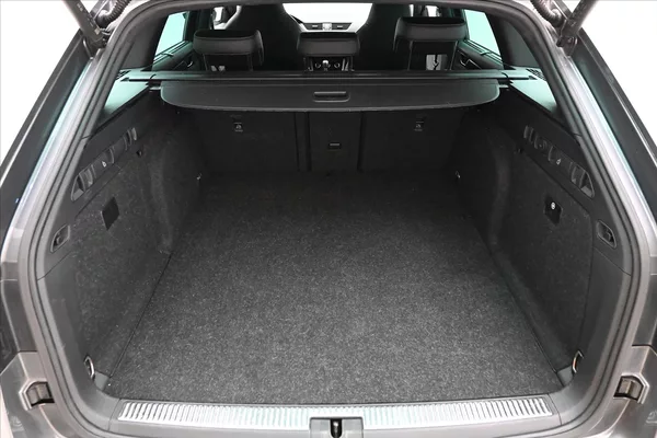 Škoda Superb 1,4 iV TSI 115kW DSG Sportline - foto 9