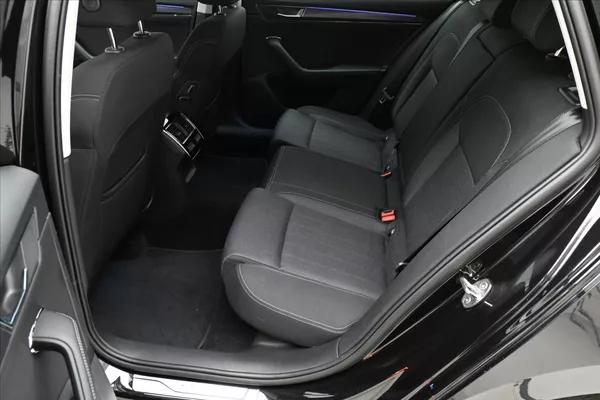 Škoda Superb 2,0 TDI 110kW DSG Style Záruka - foto 13