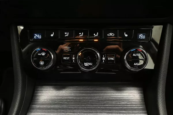 Škoda Superb 2,0 TDI 110kW DSG Style Záruka - foto 17