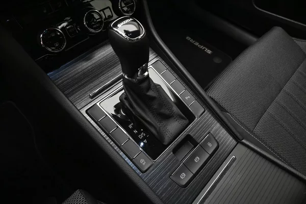 Škoda Superb 2,0 TDI 110kW DSG Style Záruka - foto 18