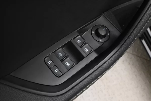 Škoda Superb 2,0 TDI 110kW DSG Style Záruka - foto 20