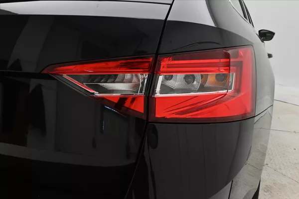 Škoda Superb 2,0 TDI 110kW DSG Style Záruka - foto 23
