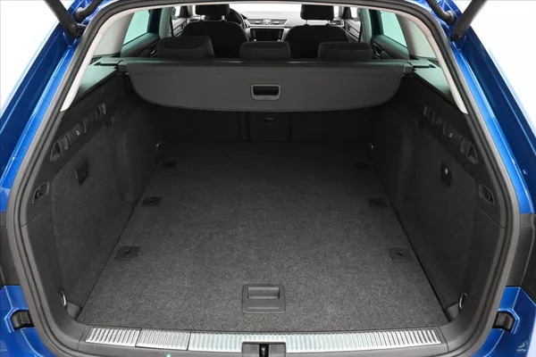 Škoda Superb 2,0 TDI 110 kW DSG Style Záruk - foto 10