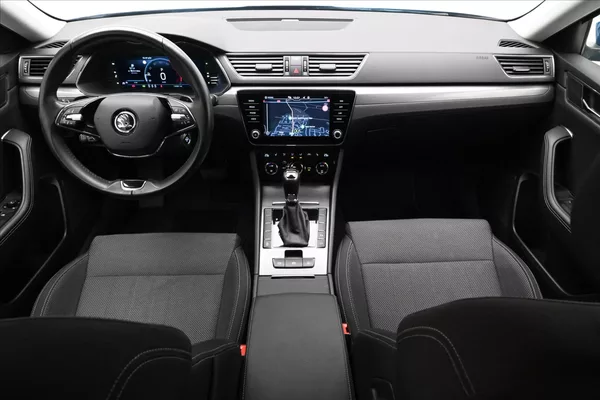 Škoda Superb 2,0 TDI 110 kW DSG Style Záruk - foto 15