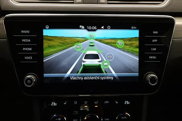 Škoda Superb 2,0 TDI 110 kW DSG Style Záruk - foto 19