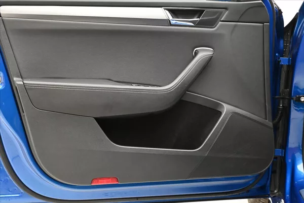 Škoda Superb 2,0 TDI 110 kW DSG Style Záruk - foto 24