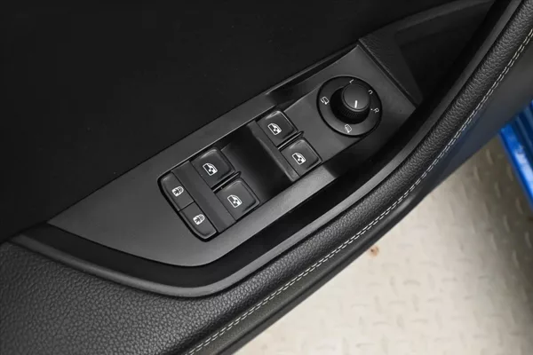 Škoda Superb 2,0 TDI 110 kW DSG Style Záruk - foto 25