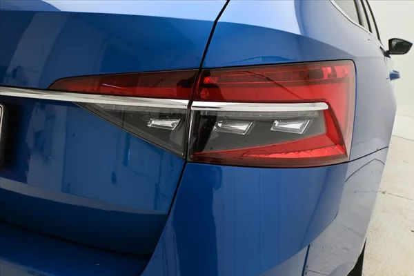 Škoda Superb 2,0 TDI 110 kW DSG Style Záruk - foto 30