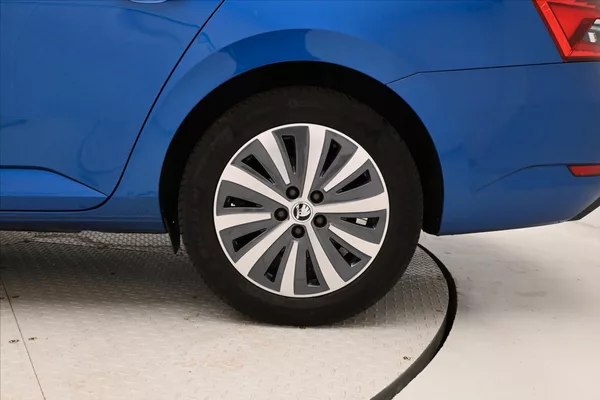 Škoda Superb 2,0 TDI 110 kW DSG Style Záruk - foto 31