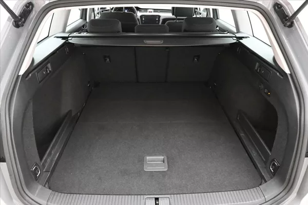 Volkswagen Passat 2,0 TDI 110 kW DSG Business Zá - foto 10