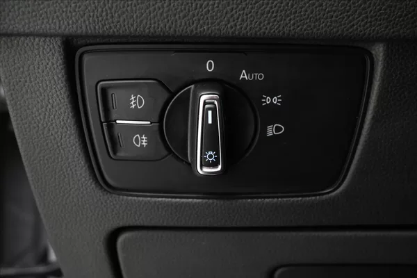 Volkswagen Passat 2,0 TDI 110 kW DSG Business Zá - foto 27