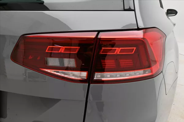Volkswagen Passat 2,0 TDI 110 kW DSG Business Zá - foto 31