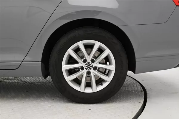 Volkswagen Passat 2,0 TDI 110 kW DSG Business Zá - foto 32
