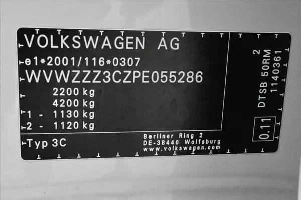 Volkswagen Passat 2,0 TDI 110 kW DSG Business Zá - foto 12
