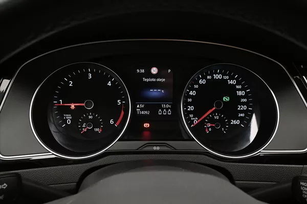 Volkswagen Passat 2,0 TDI 110 kW DSG Business Zá - foto 16
