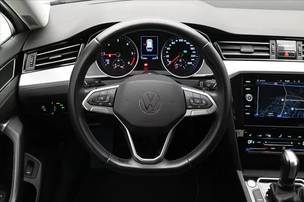 Volkswagen Passat 2,0 TDI 110 kW DSG Business Zá - foto 18