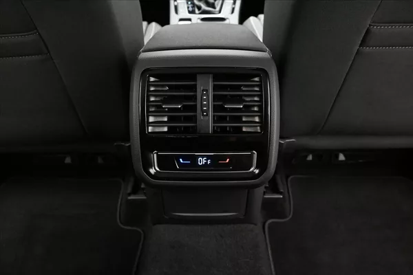 Volkswagen Passat 2,0 TDI 110 kW DSG Business Zá - foto 22