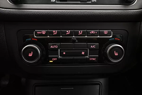 Volkswagen Golf Plus 1,4 TSI 90kW Life Nová STK - foto 20