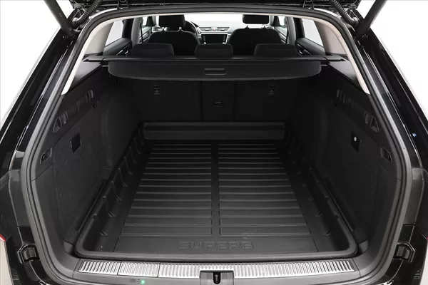Škoda Superb 2,0 TDI 147 kW DSG STYLE Záruk - foto 10