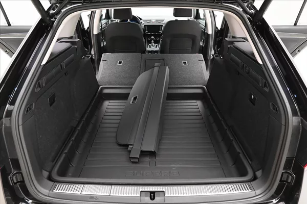 Škoda Superb 2,0 TDI 147 kW DSG STYLE Záruk - foto 11