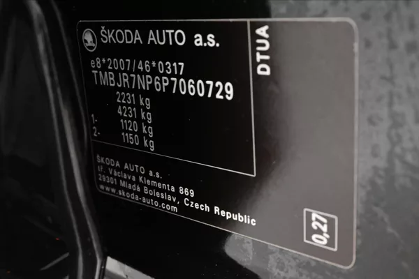 Škoda Superb 2,0 TDI 147 kW DSG STYLE Záruk - foto 12