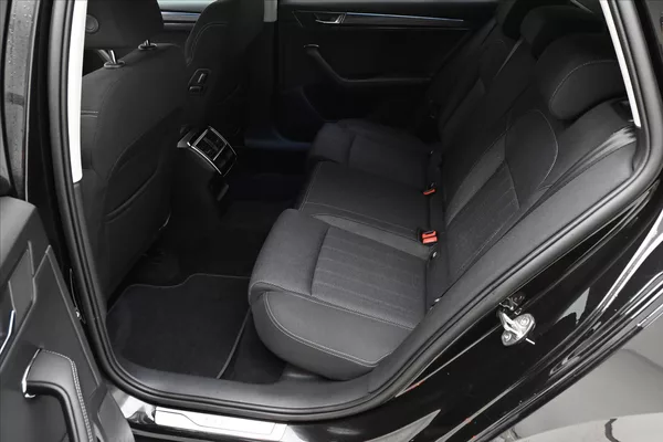 Škoda Superb 2,0 TDI 147 kW DSG STYLE Záruk - foto 14