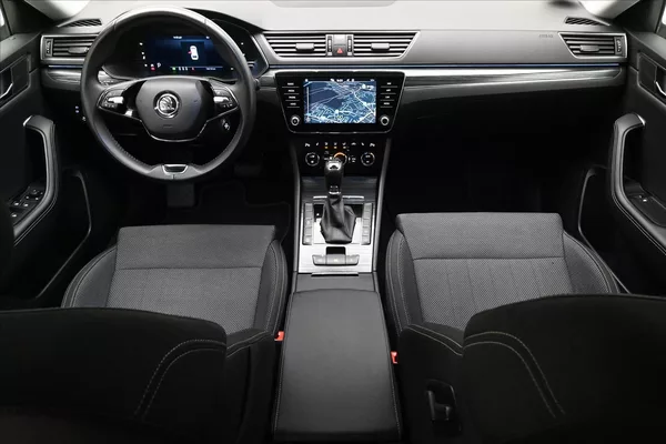 Škoda Superb 2,0 TDI 147 kW DSG STYLE Záruk - foto 15