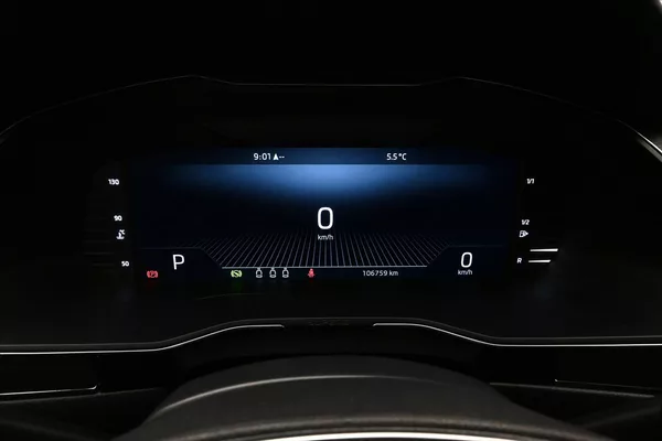 Škoda Superb 2,0 TDI 147 kW DSG STYLE Záruk - foto 16