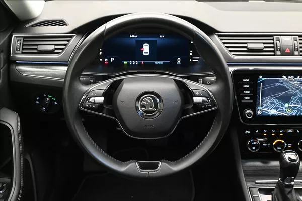 Škoda Superb 2,0 TDI 147 kW DSG STYLE Záruk - foto 18