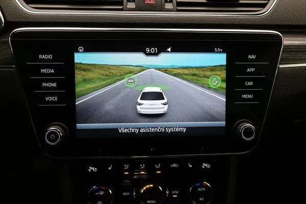Škoda Superb 2,0 TDI 147 kW DSG STYLE Záruk - foto 19