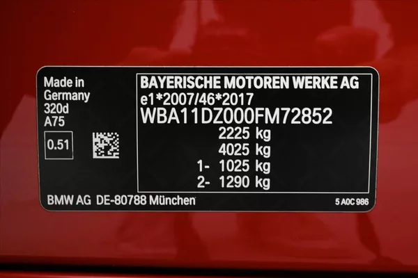 BMW Řada 3 2,0 320d 140 kW Steptronic Zár - foto 12