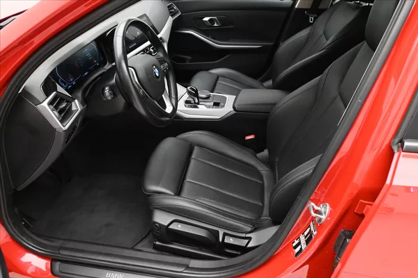 BMW Řada 3 2,0 320d 140 kW Steptronic Zár - foto 13