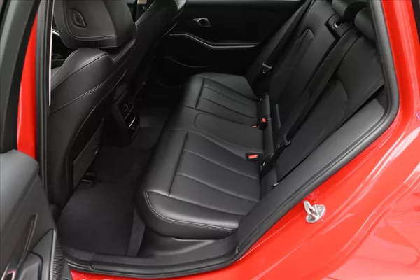 BMW Řada 3 2,0 320d 140 kW Steptronic Zár - foto 14