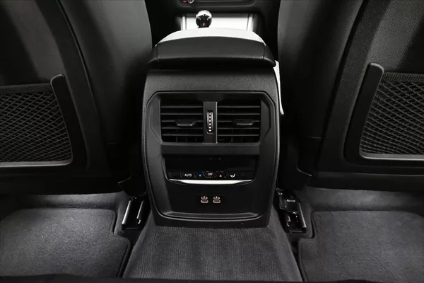 BMW Řada 3 2,0 320d 140 kW Steptronic Zár - foto 22