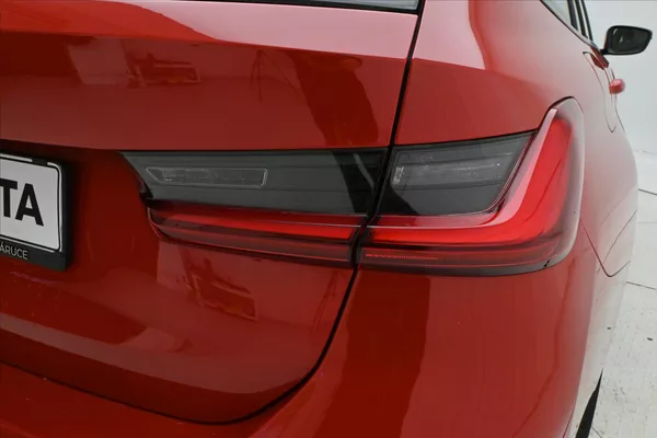 BMW Řada 3 2,0 320d 140 kW Steptronic Zár - foto 31