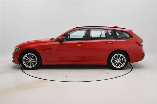 BMW Řada 3 2,0 320d 140 kW Steptronic Zár - foto 8