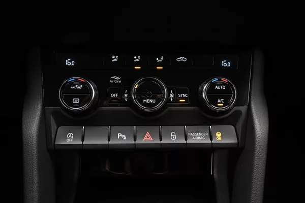 Škoda Karoq 1,5 TSI 110 kW DSG Ambition Zá - foto 21