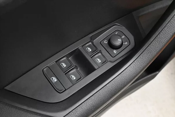 Škoda Karoq 1,5 TSI 110 kW DSG Ambition Zá - foto 25