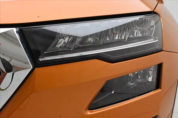 Škoda Karoq 1,5 TSI 110 kW DSG Ambition Zá - foto 29