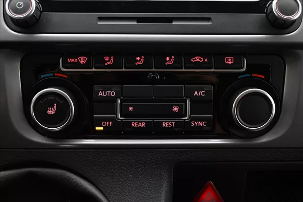 Volkswagen Caravelle 2,0 TDI 132kW Manuál Tažné Zár - foto 21