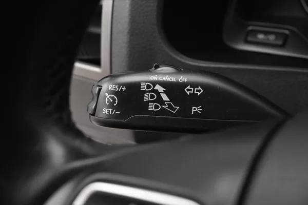 Volkswagen Caravelle 2,0 TDI 132kW Manuál Tažné Zár - foto 23