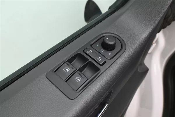 Volkswagen Caravelle 2,0 TDI 132kW Manuál Tažné Zár - foto 26