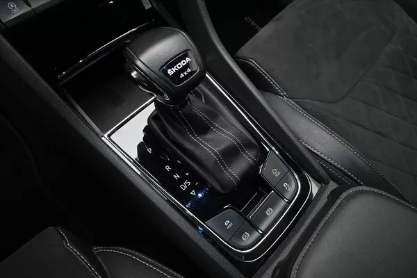 Škoda Kodiaq 2,0 TDI 147 kW DSG 4x4 SportLI - foto 23