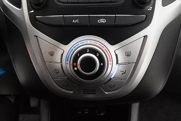 Hyundai ix20 1,4 CVVT 66 KW KLIMA Záruka až - foto 20