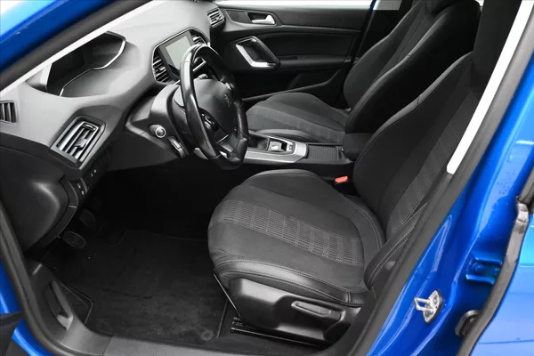Peugeot 308 1,5 BlueHDI 96 kW Allure Záruk - foto 13