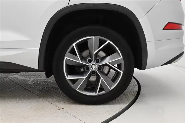 Škoda Kodiaq 2,0 TDI 147 kW DSG 4x4 Sportli - foto 33