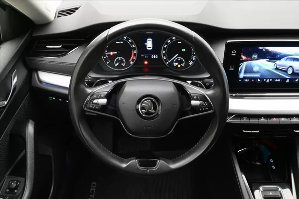 Škoda Octavia 2,0 TDI 110 kW DSG Clever Záru - foto 18