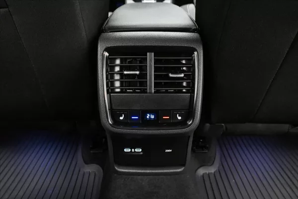 Škoda Octavia 2,0 TDI 110 kW DSG Clever Záru - foto 21