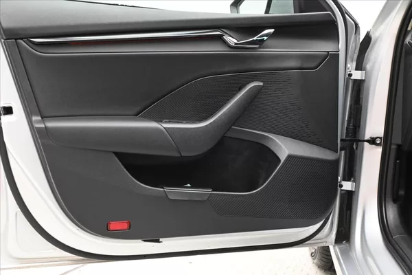 Škoda Octavia 2,0 TDI 110 kW DSG Clever Záru - foto 24