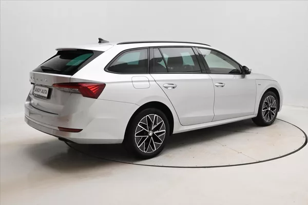 Škoda Octavia 2,0 TDI 110 kW DSG Clever Záru - foto 5